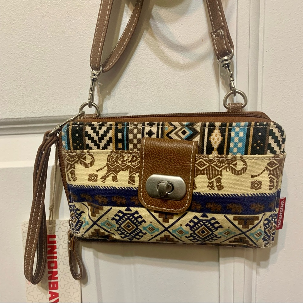 NWT Unionbay elephant crossbody wristlet